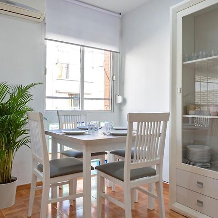 Charming 2 Bedroom Apartment At Triana Center By Oui Seville Luaran gambar