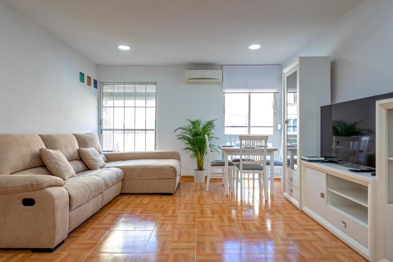 Charming 2 Bedroom Apartment At Triana Center By Oui Seville Luaran gambar