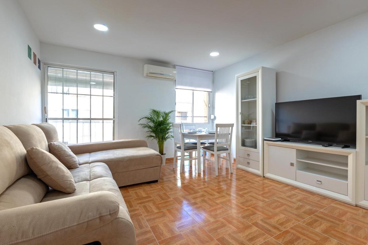 Charming 2 Bedroom Apartment At Triana Center By Oui Seville Luaran gambar