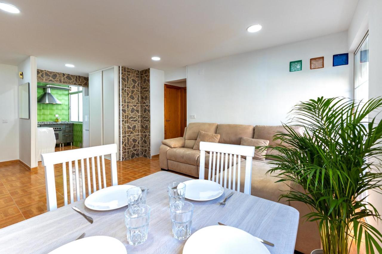 Charming 2 Bedroom Apartment At Triana Center By Oui Seville Luaran gambar
