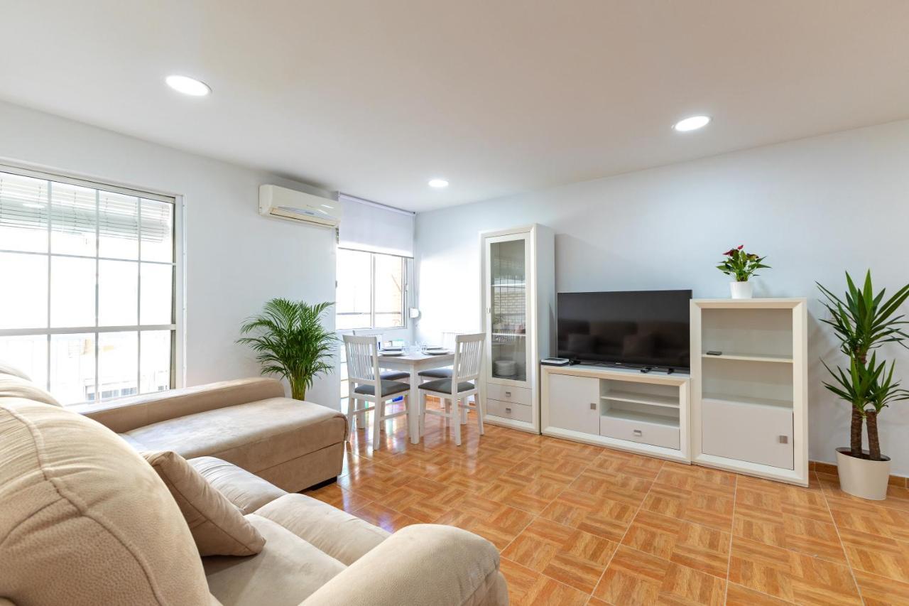 Charming 2 Bedroom Apartment At Triana Center By Oui Seville Luaran gambar