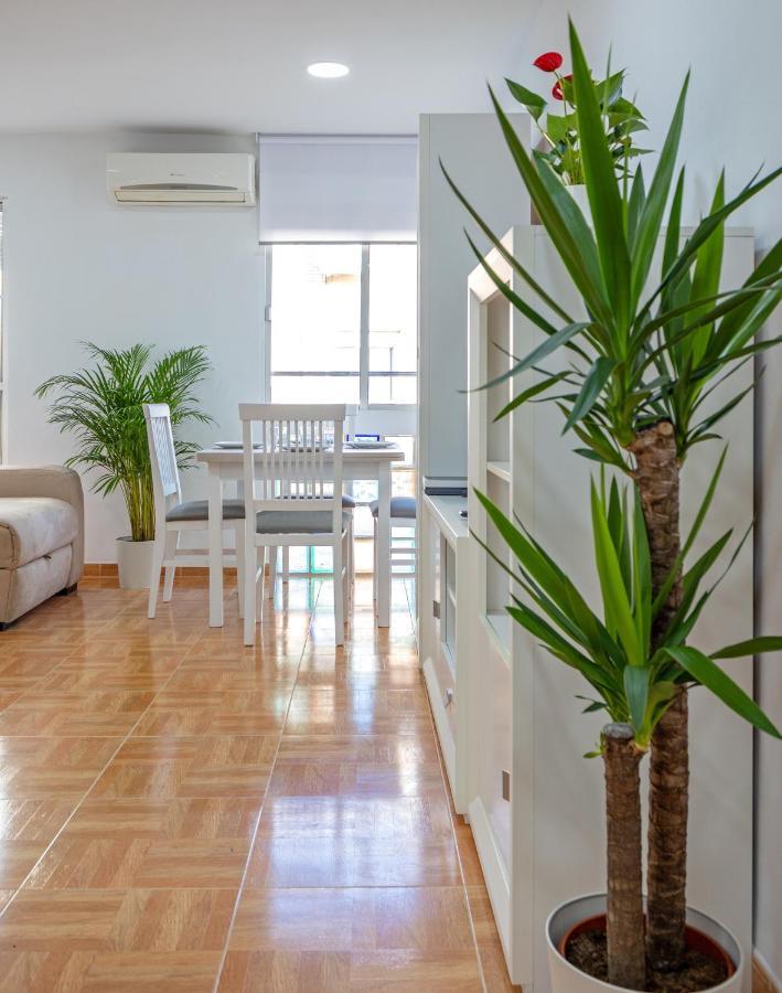 Charming 2 Bedroom Apartment At Triana Center By Oui Seville Luaran gambar
