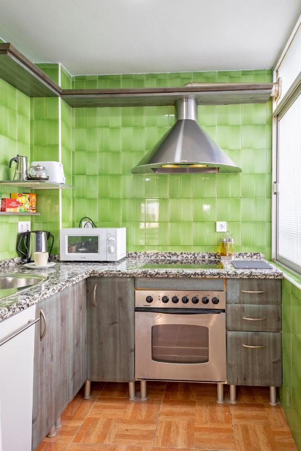 Charming 2 Bedroom Apartment At Triana Center By Oui Seville Luaran gambar