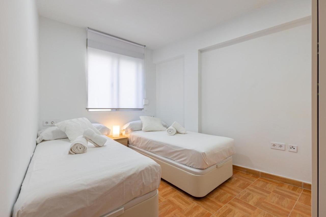 Charming 2 Bedroom Apartment At Triana Center By Oui Seville Luaran gambar