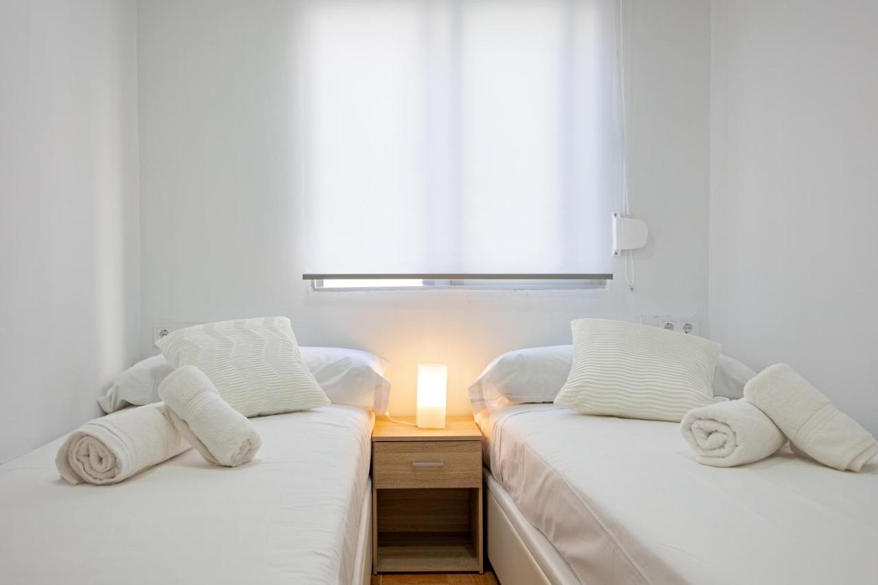 Charming 2 Bedroom Apartment At Triana Center By Oui Seville Luaran gambar